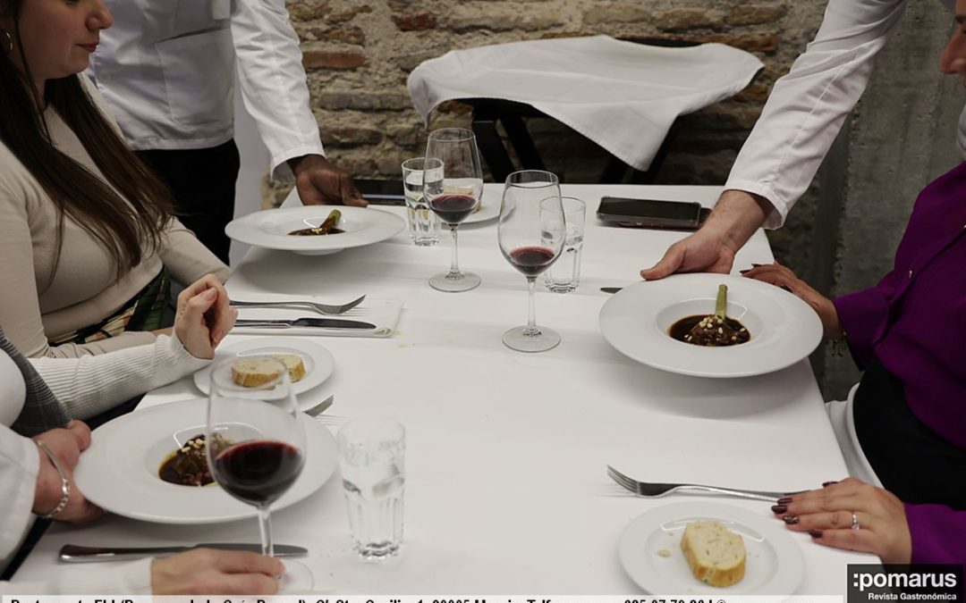 El arte del “servicio espejo” en el Restaurante Eh!: cuando la sala se convierte en un espectáculo de precisión