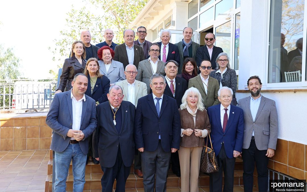 La Academia de Gastronomía Región de Murcia ya es Entidad de Derecho Público y lo celebró “comiéndose el vino”