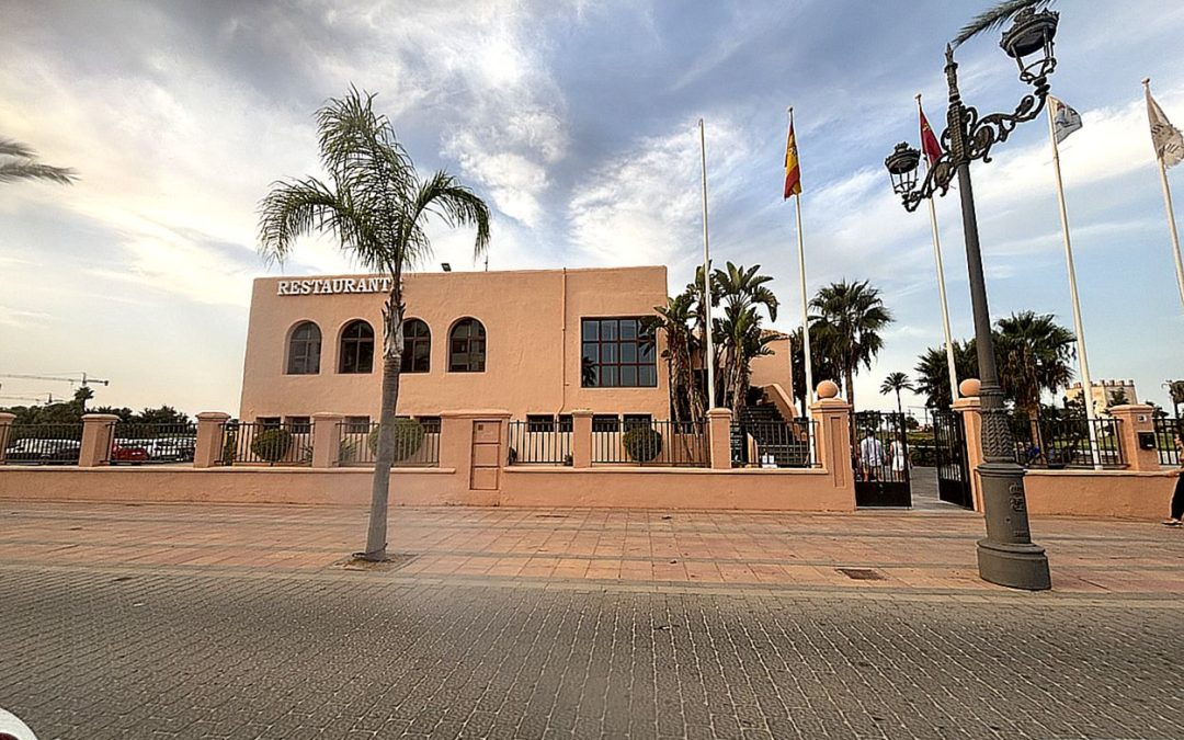 Restaurante Torre del Rame: El nuevo faro gastronómico que ilumina el renacer del Mar Menor.